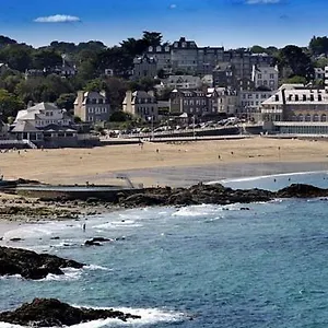 La Brise Marine , Saint-Quay-Portrieux France